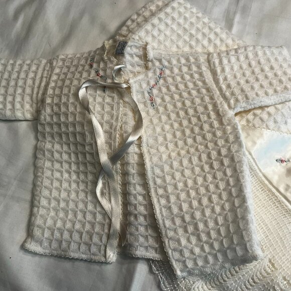 Vintage baby christening knitted sweater & blanket matching outfit - Picture 3 of 8